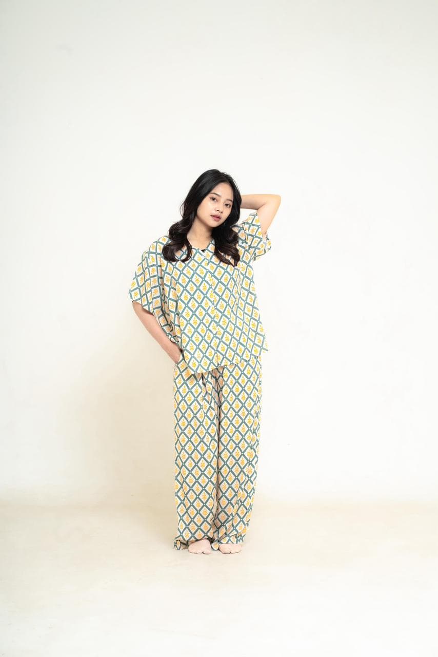 V Neck Pajamas Set - 9